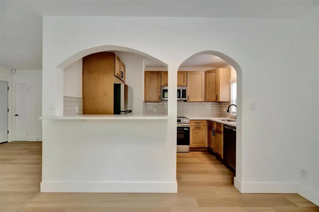 4327 3rd Avenue S St Petersburg FL 33711