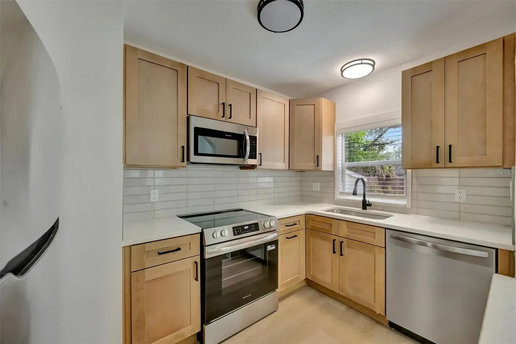 4327 3rd Avenue S St Petersburg FL 33711