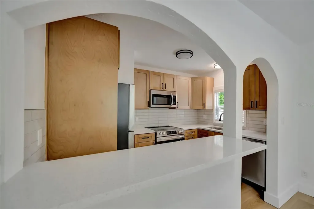 4327 3rd Avenue S St Petersburg FL 33711