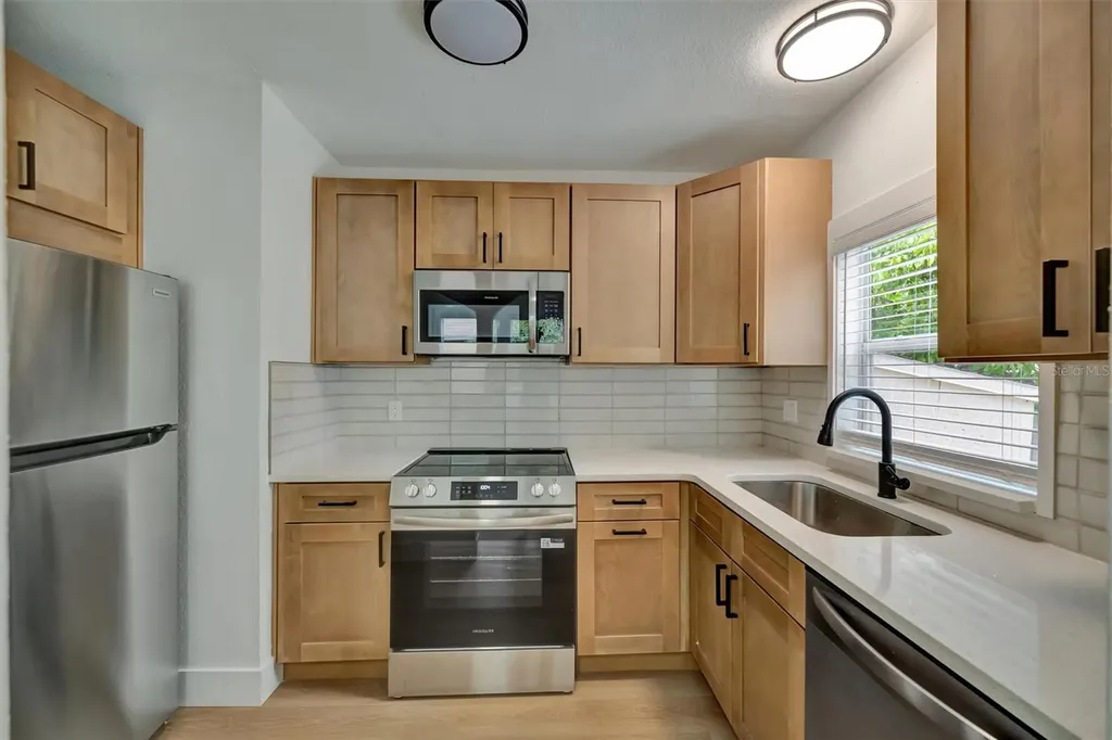 4327 3rd Avenue S St Petersburg FL 33711