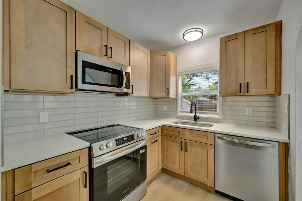 4327 3rd Avenue S St Petersburg FL 33711
