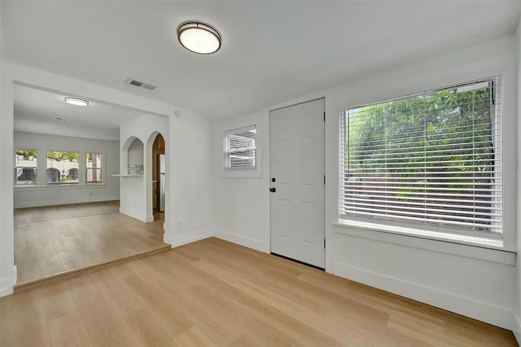 4327 3rd Avenue S St Petersburg FL 33711