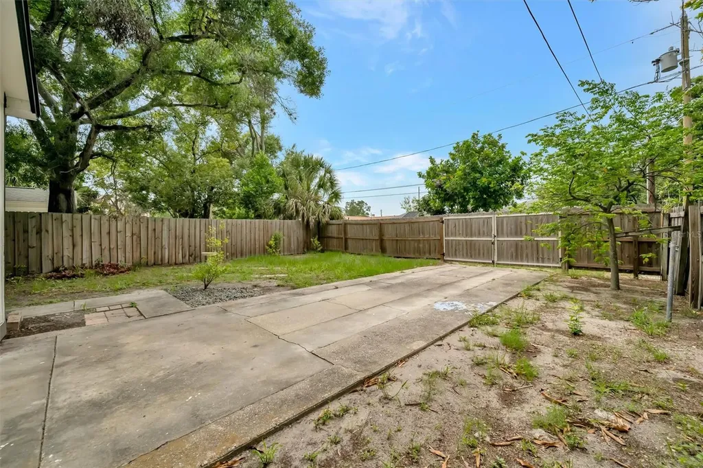 4327 3rd Avenue S St Petersburg FL 33711