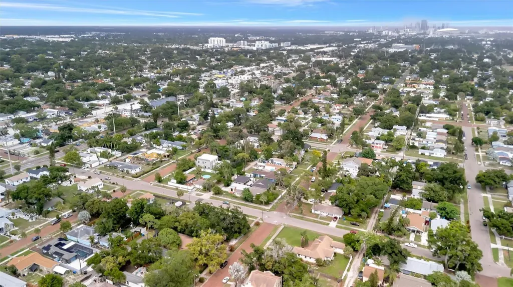 4327 3rd Avenue S St Petersburg FL 33711