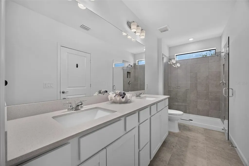 6492 Silverstar Drive Sarasota FL 34240