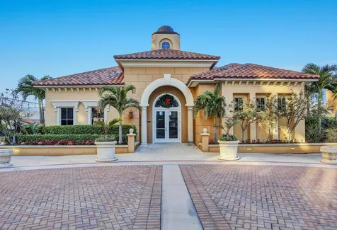 521 Mandalay Avenue Clearwater Beach FL 33767