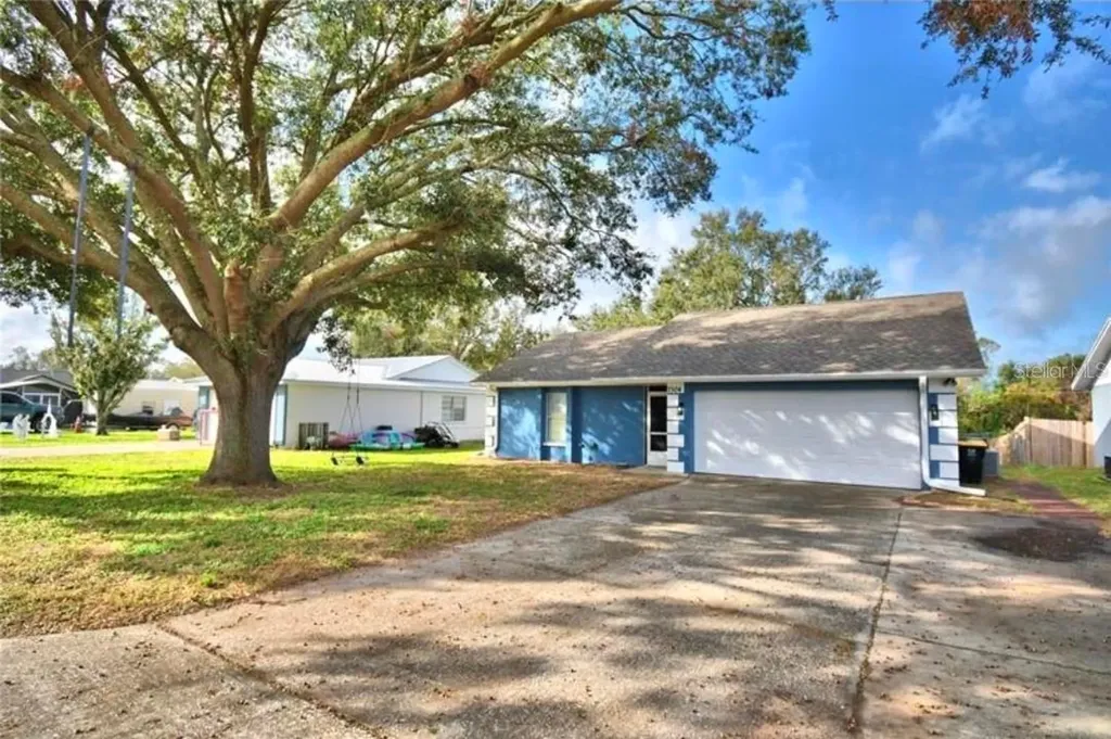 7504 Willow Wisp Drive E Lakeland FL 33810
