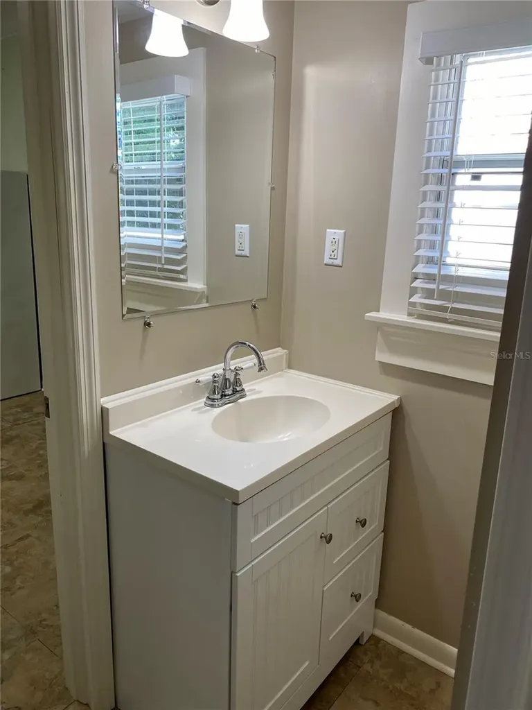 13650 5th Street Dade City FL 33525