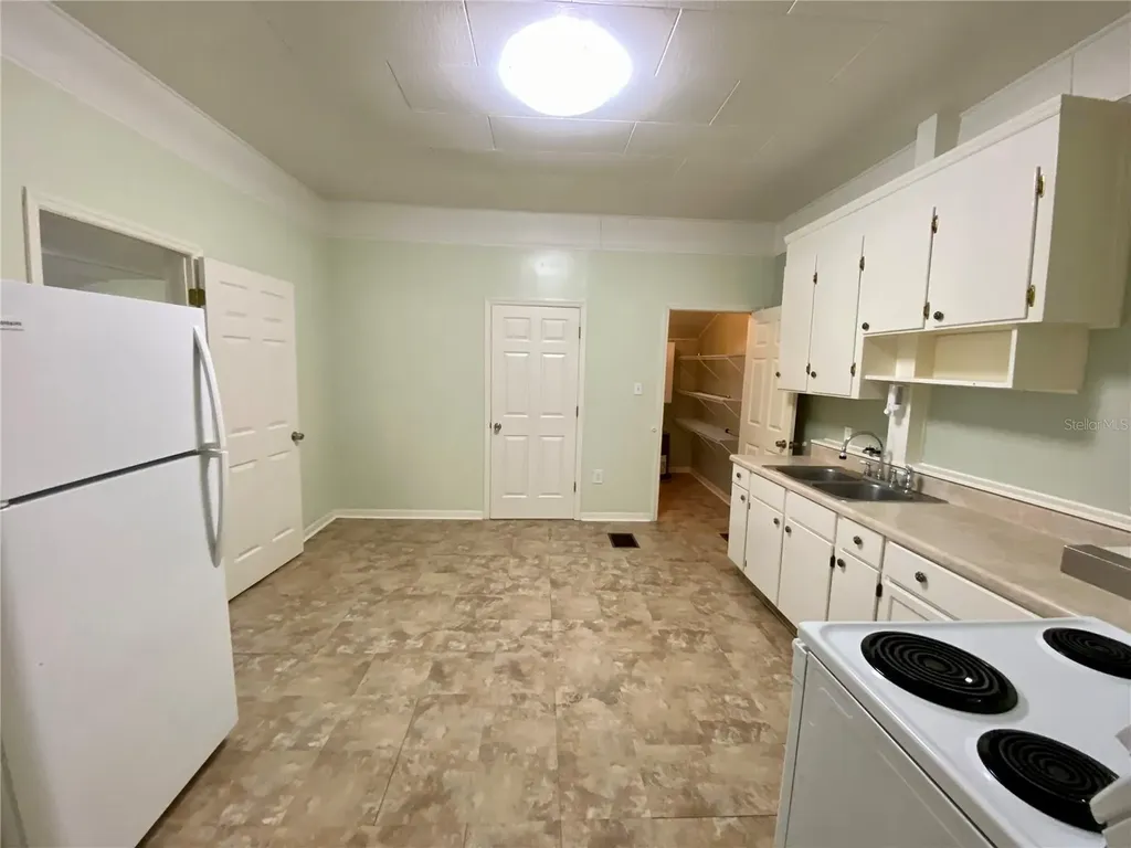 13650 5th Street Dade City FL 33525