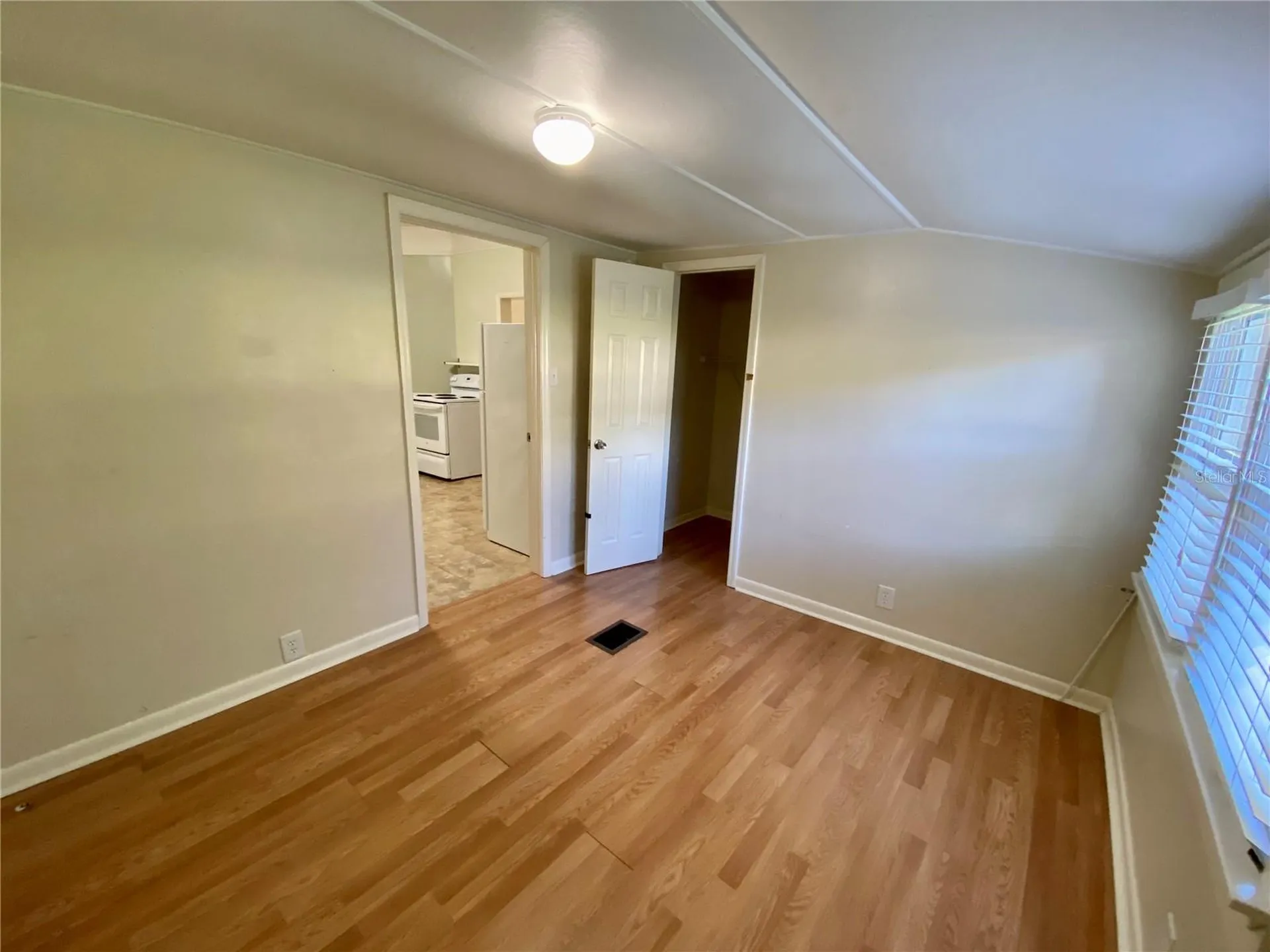 13650 5th Street Dade City FL 33525