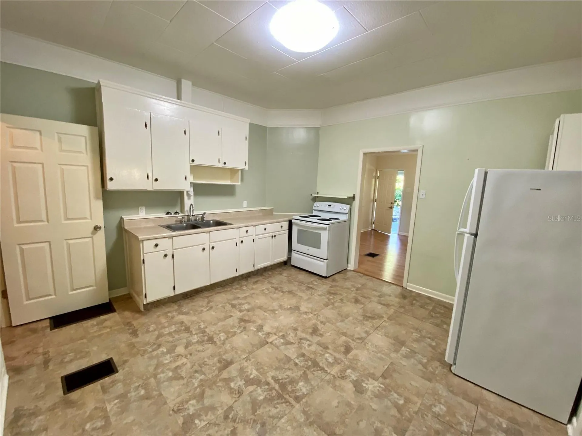 13650 5th Street Dade City FL 33525