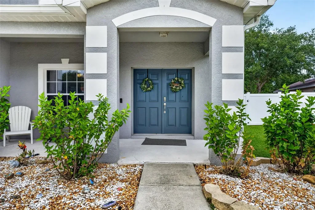 9018 N River Road Tampa FL 33635