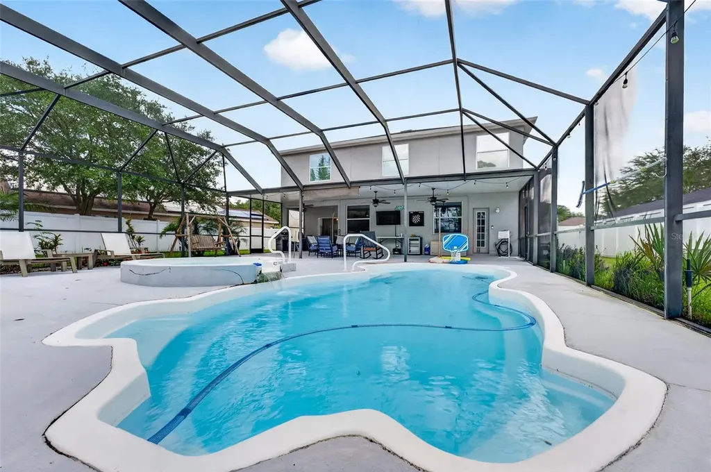 9018 N River Road Tampa FL 33635