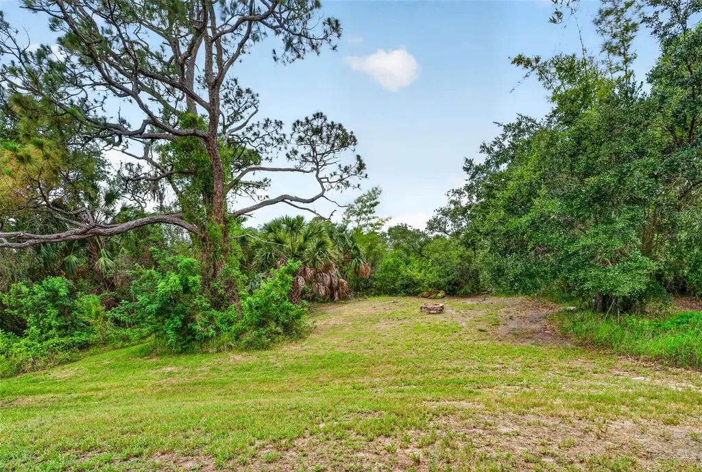 9018 N River Road Tampa FL 33635