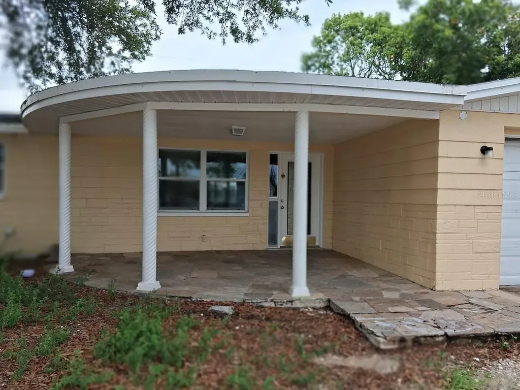 4926 Colonnade Avenue Holiday FL 34690