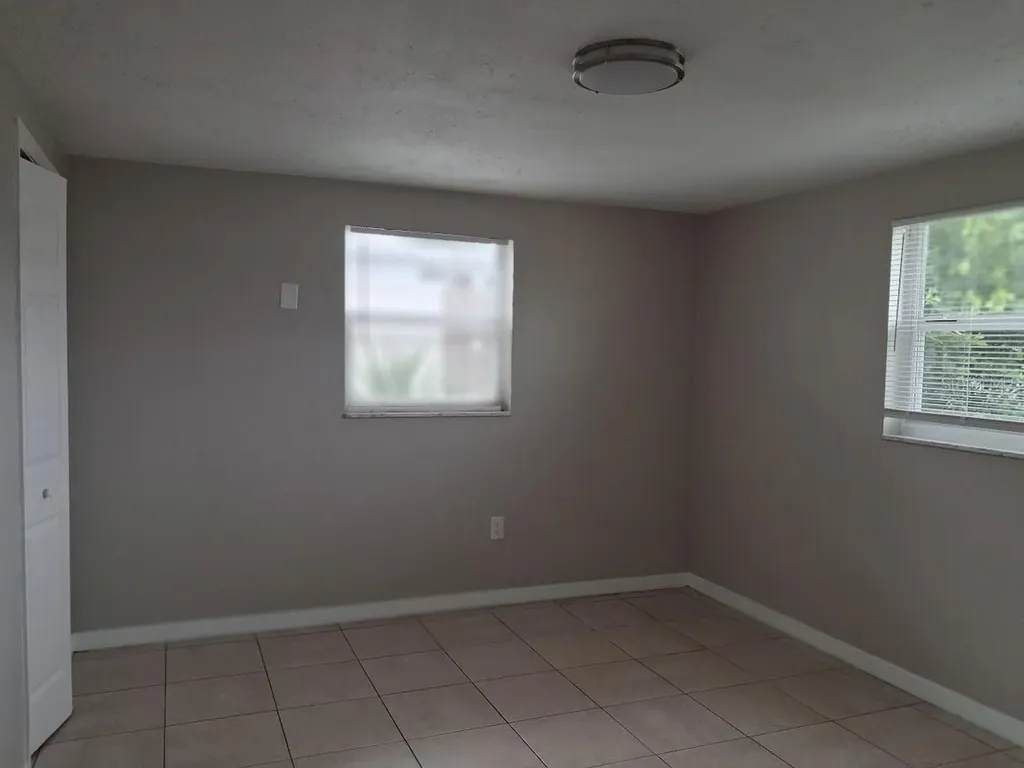 4926 Colonnade Avenue Holiday FL 34690