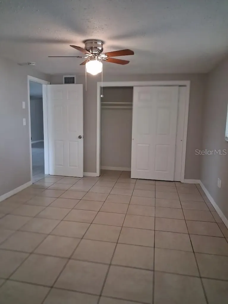 4926 Colonnade Avenue Holiday FL 34690