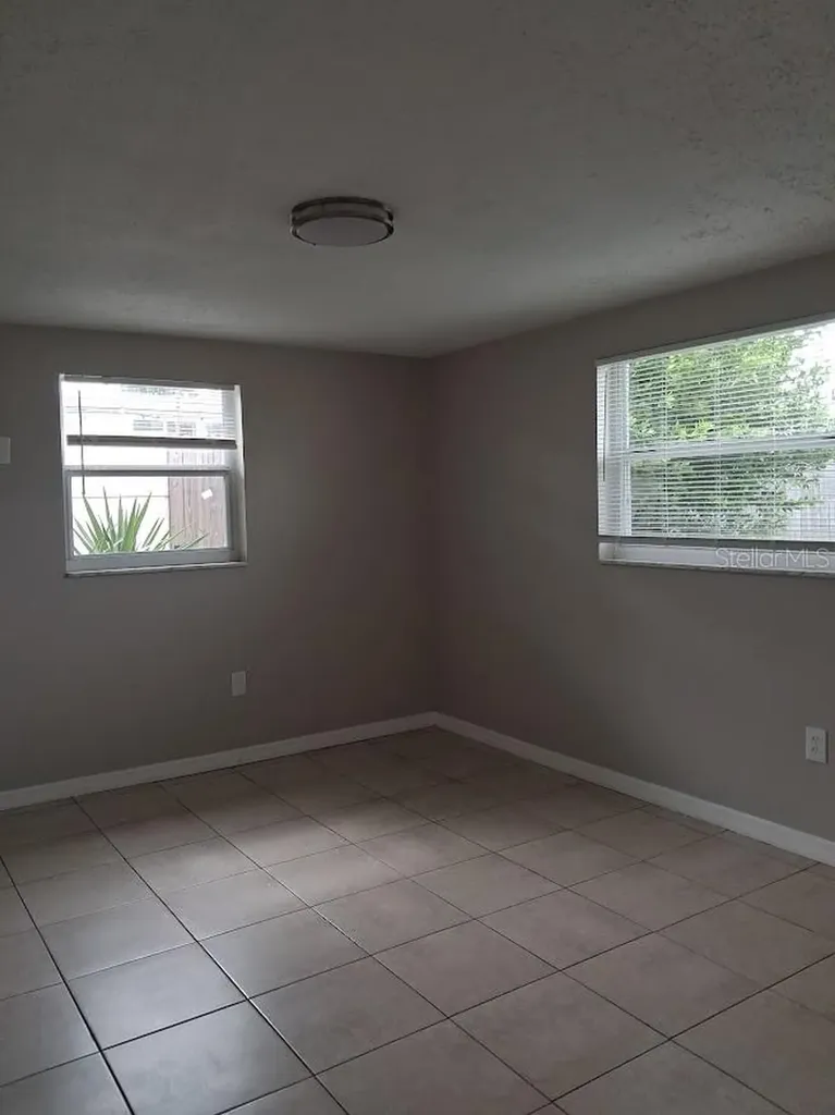 4926 Colonnade Avenue Holiday FL 34690
