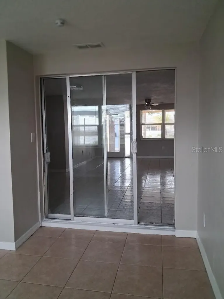 4926 Colonnade Avenue Holiday FL 34690