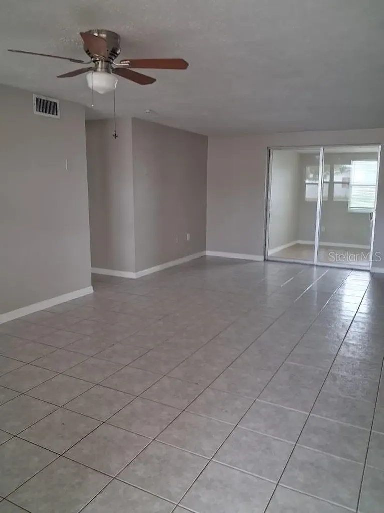 4926 Colonnade Avenue Holiday FL 34690