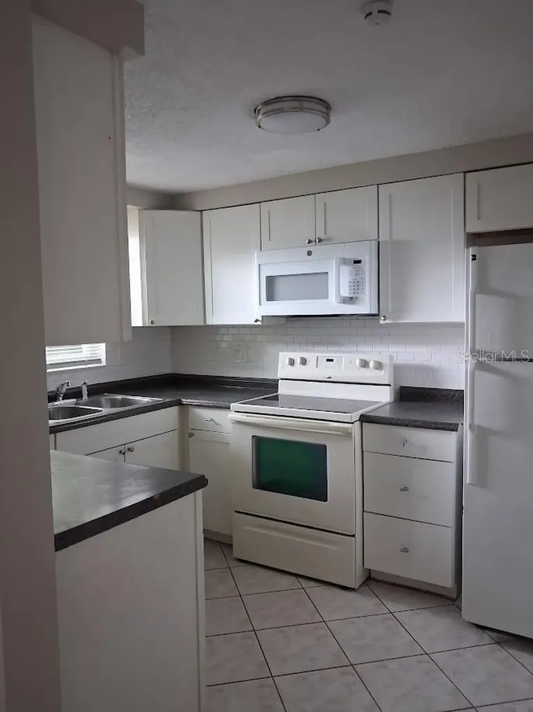 4926 Colonnade Avenue Holiday FL 34690