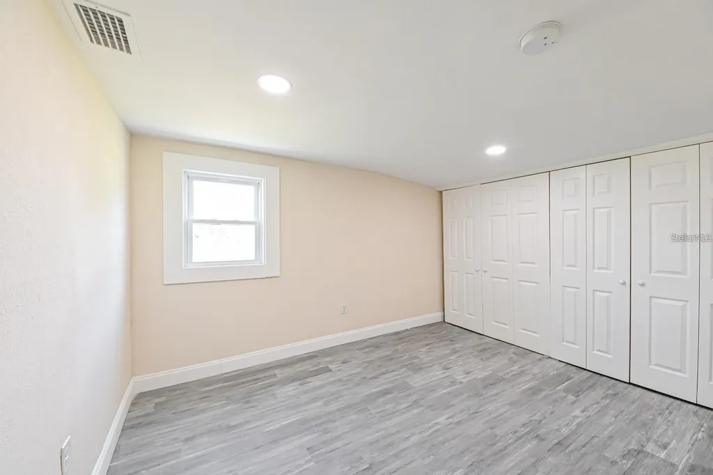 5620 1st Street Zephyrhills FL 33542