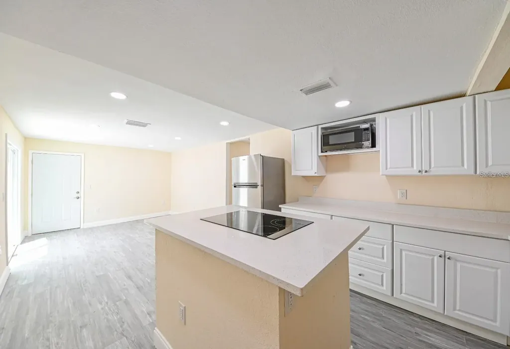 5620 1st Street Zephyrhills FL 33542
