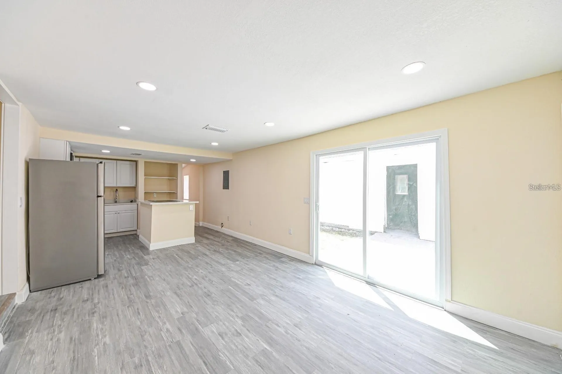 5620 1st Street Zephyrhills FL 33542