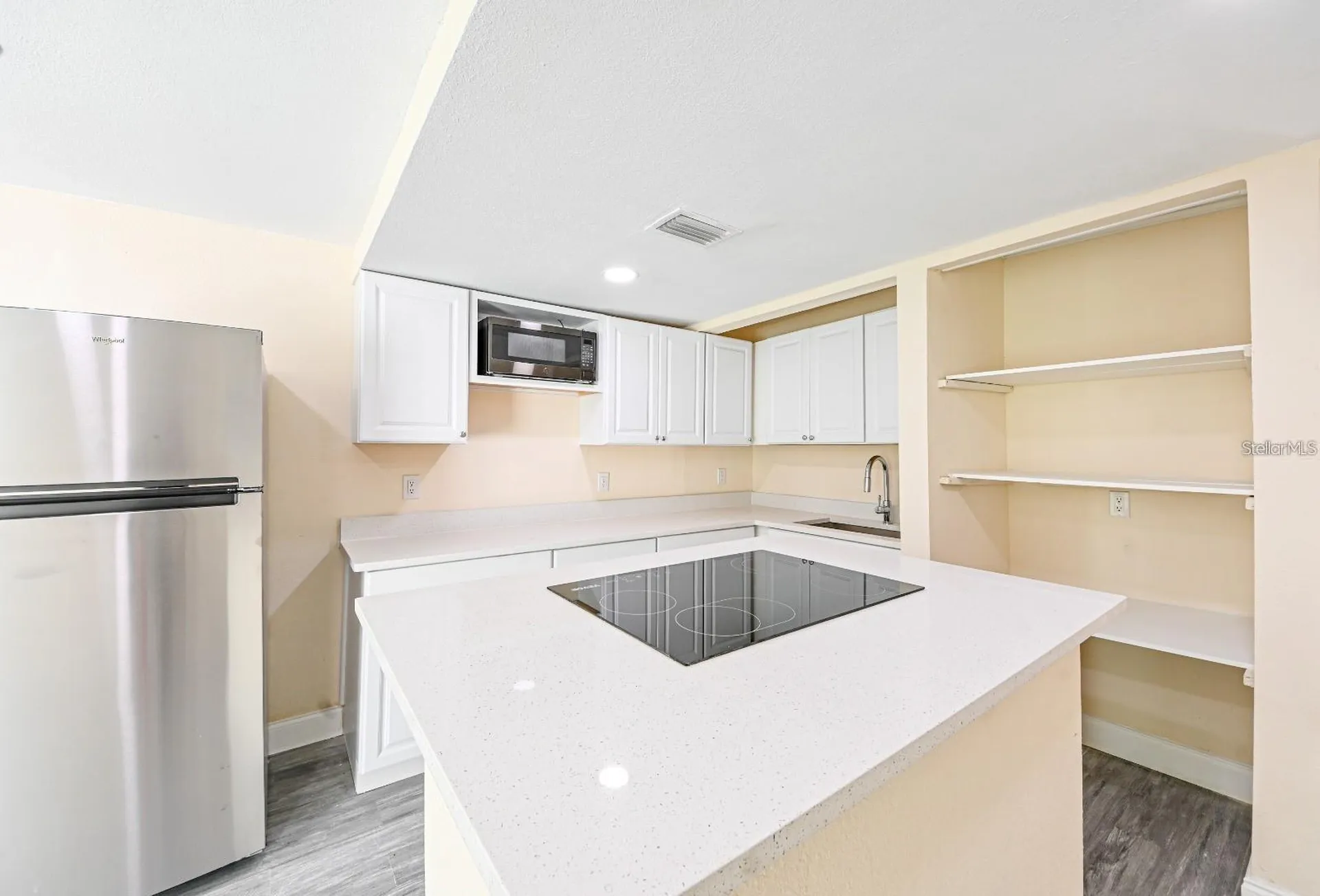 5620 1st Street Zephyrhills FL 33542