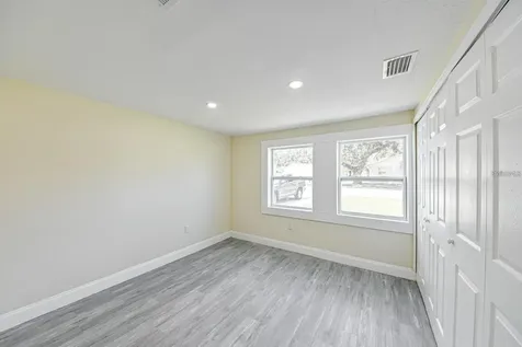 5620 1st Street Zephyrhills FL 33542