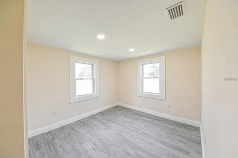 5620 1st Street Zephyrhills FL 33542