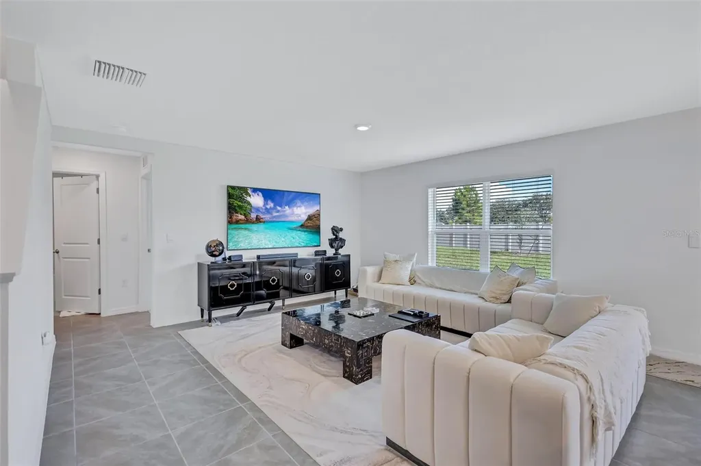 7601 Rosewood Garden Loop Tampa FL 33637