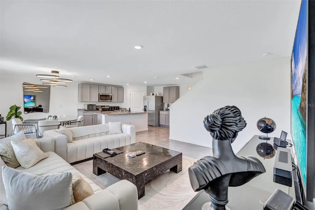 7601 Rosewood Garden Loop Tampa FL 33637