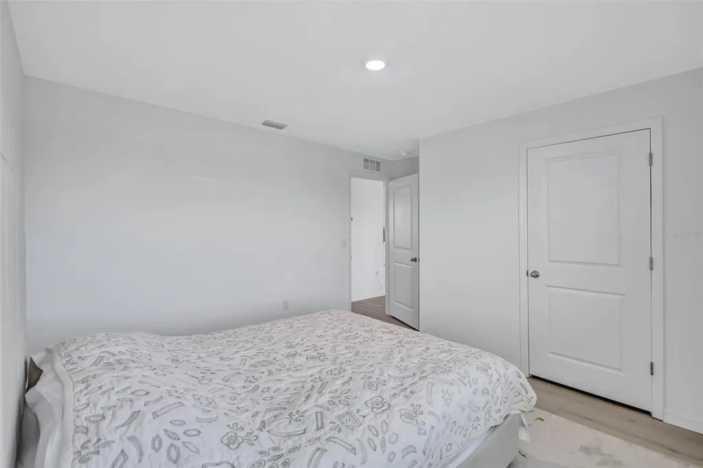 7601 Rosewood Garden Loop Tampa FL 33637
