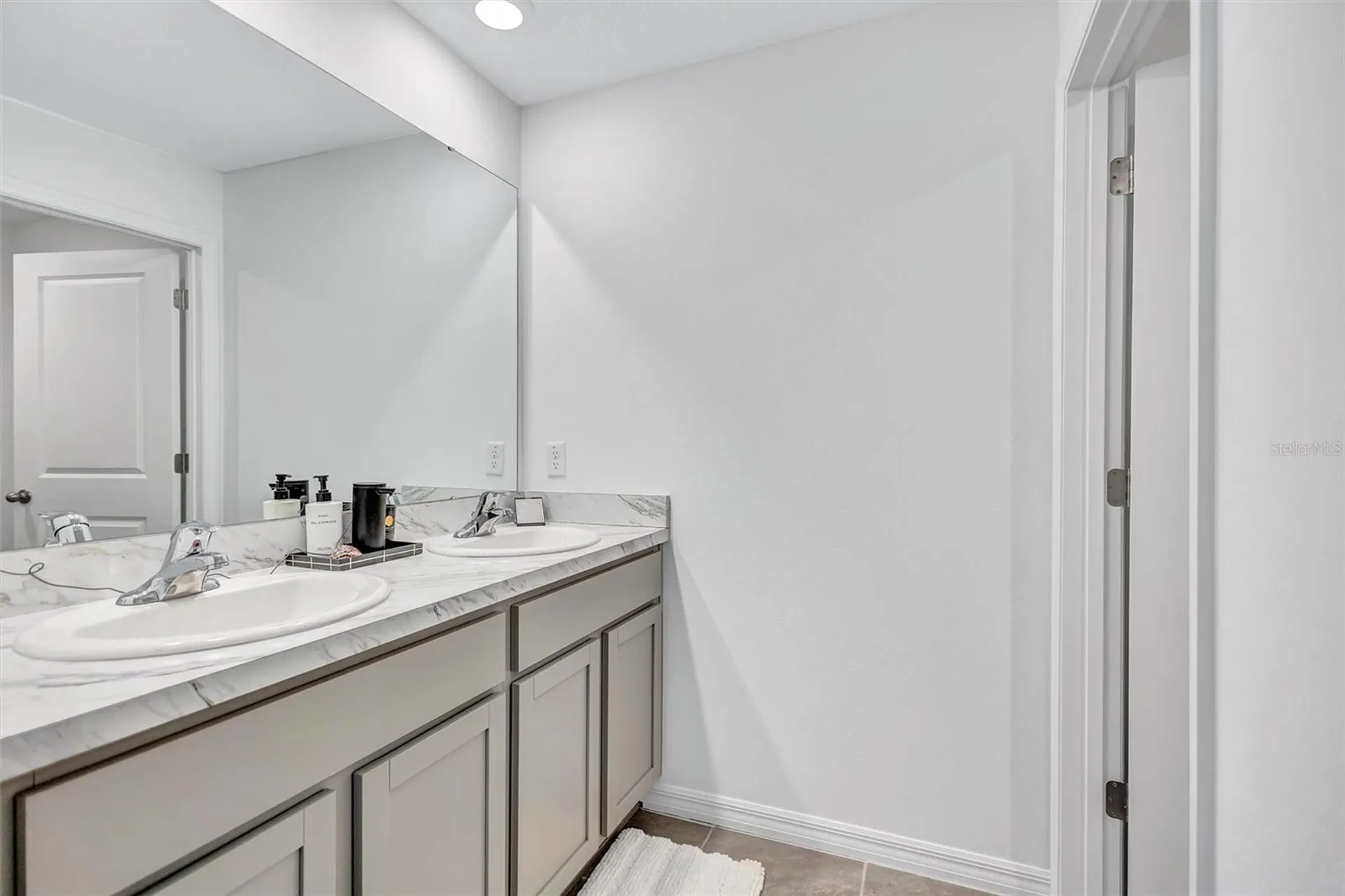 7601 Rosewood Garden Loop Tampa FL 33637