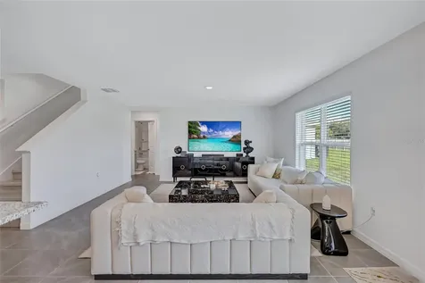 7601 Rosewood Garden Loop Tampa FL 33637
