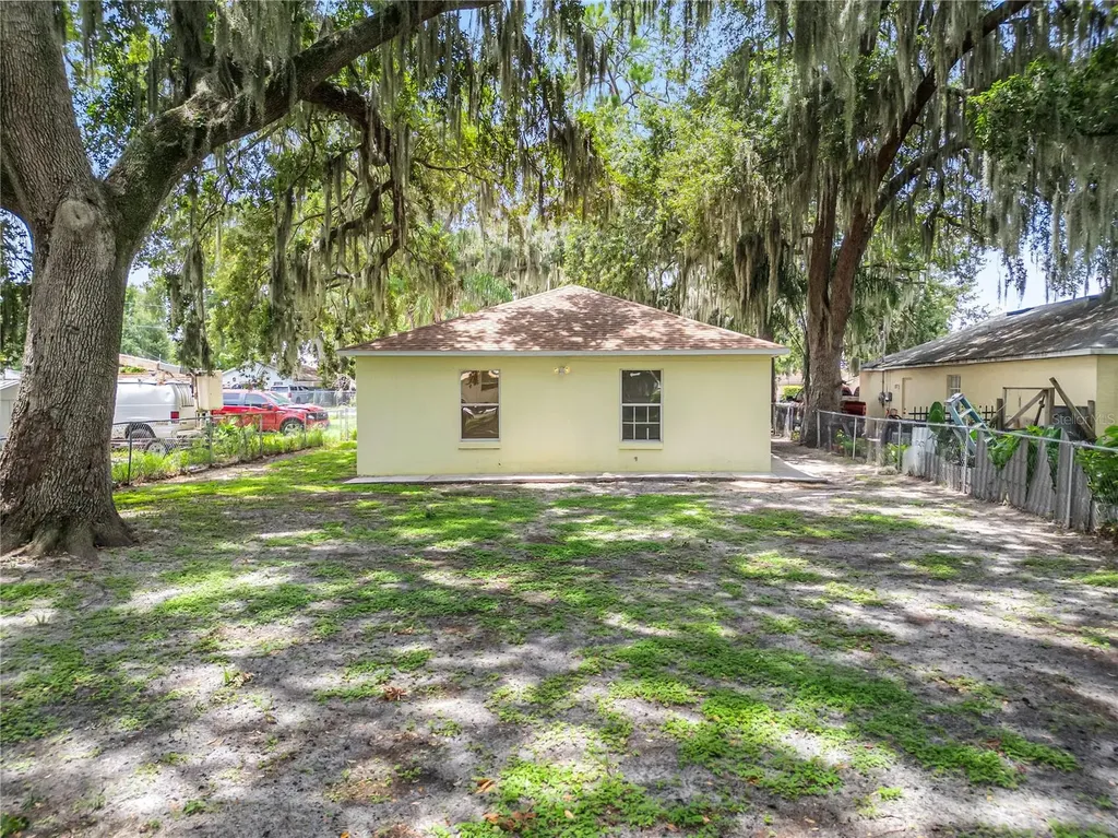 712 Virginia Avenue Auburndale FL 33823