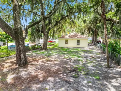 712 Virginia Avenue Auburndale FL 33823