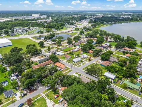 712 Virginia Avenue Auburndale FL 33823