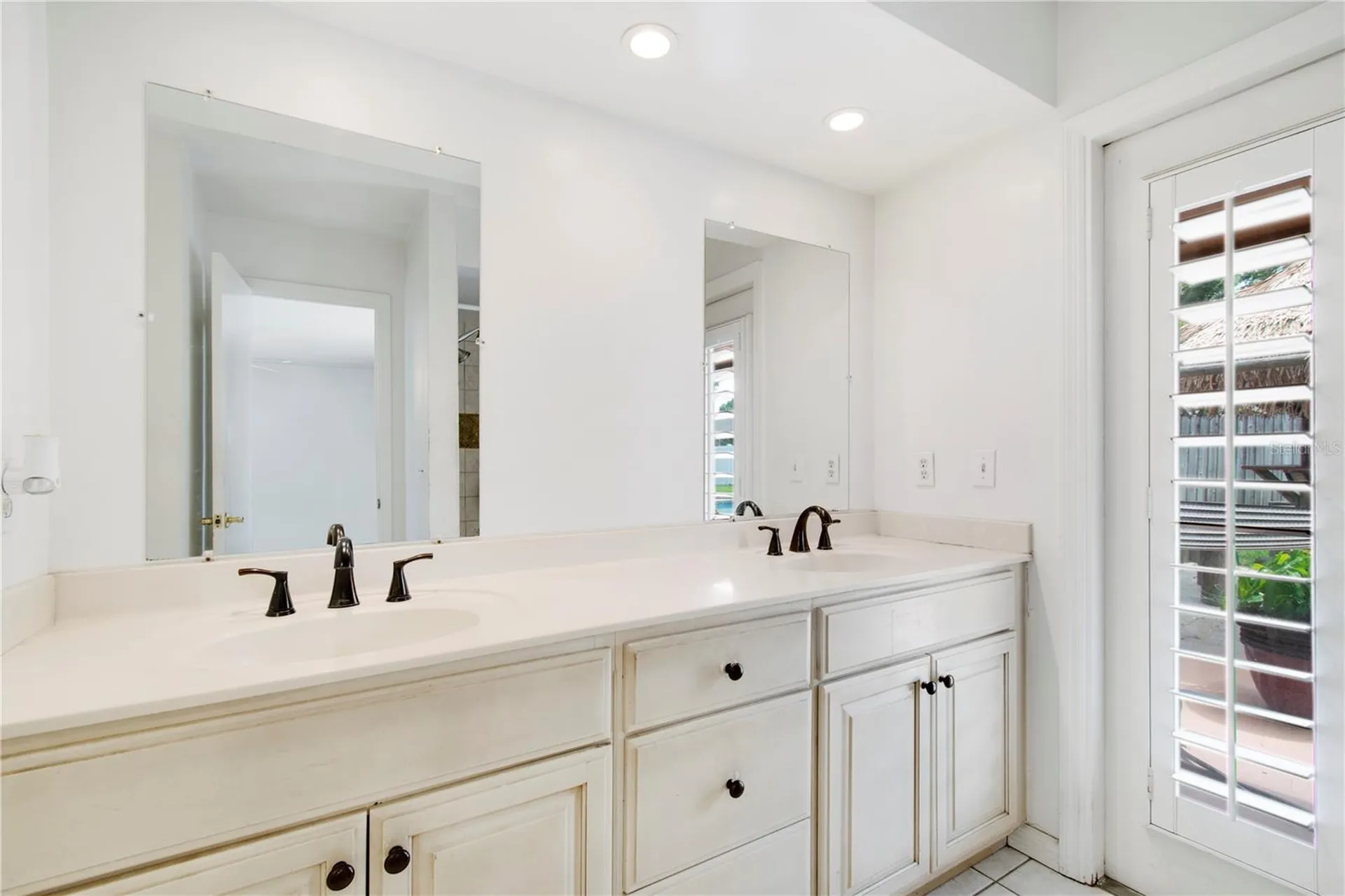8628 Granada Boulevard Orlando FL 32836