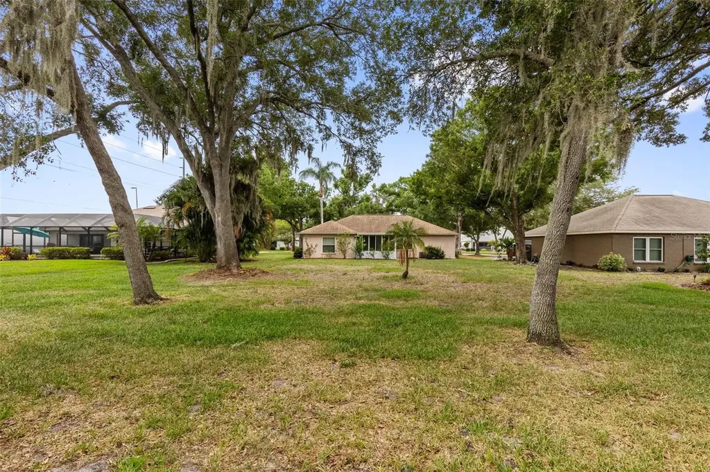 1414 Bluewater Drive Sun City Center FL 33573