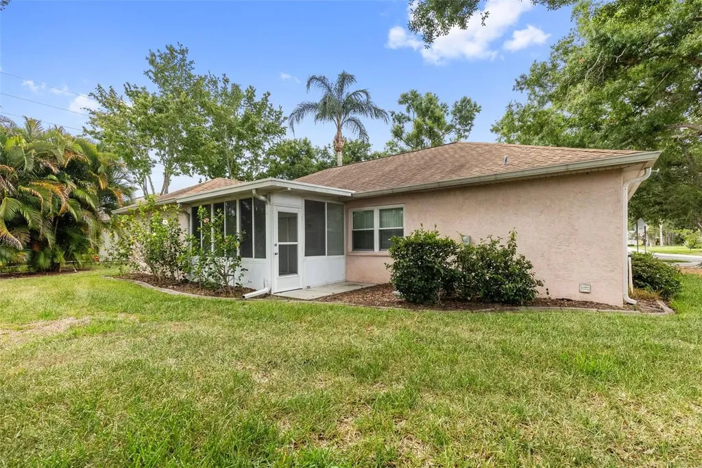 1414 Bluewater Drive Sun City Center FL 33573
