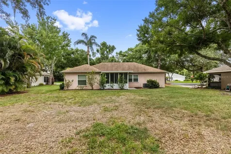 1414 Bluewater Drive Sun City Center FL 33573