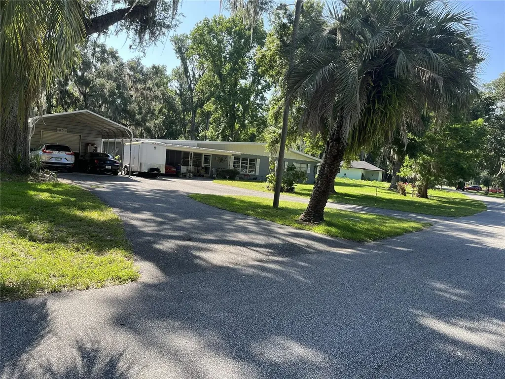 7633 S Crescent Loop Floral City FL 34436