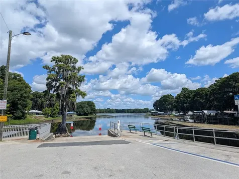 7633 S Crescent Loop Floral City FL 34436