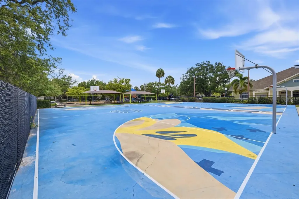 912 S Fremont Avenue Tampa FL 33606