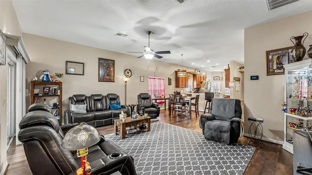2452 Salzburg Loop Winter Haven FL 33884
