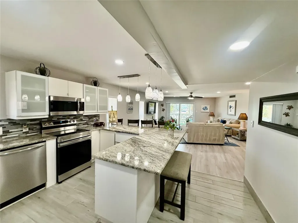 7003 Sunset Way St Pete Beach FL 33706
