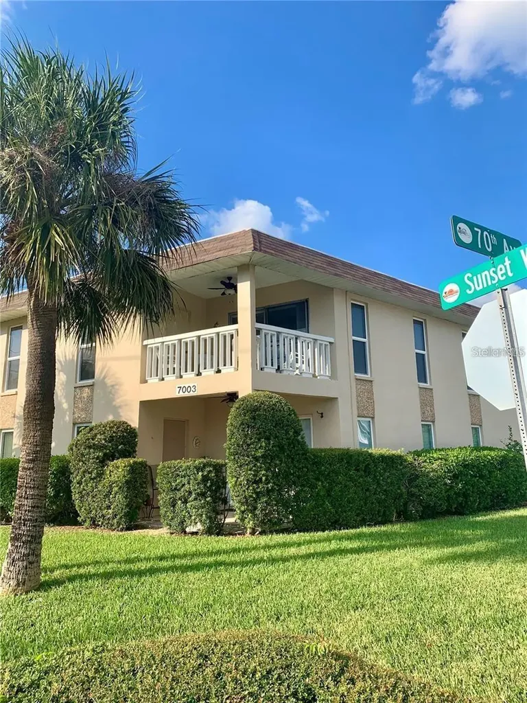 7003 Sunset Way St Pete Beach FL 33706