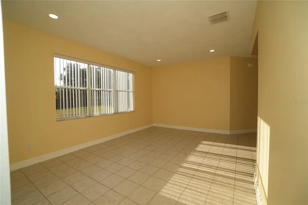 2560 Sage Drive W Kissimmee FL 34758